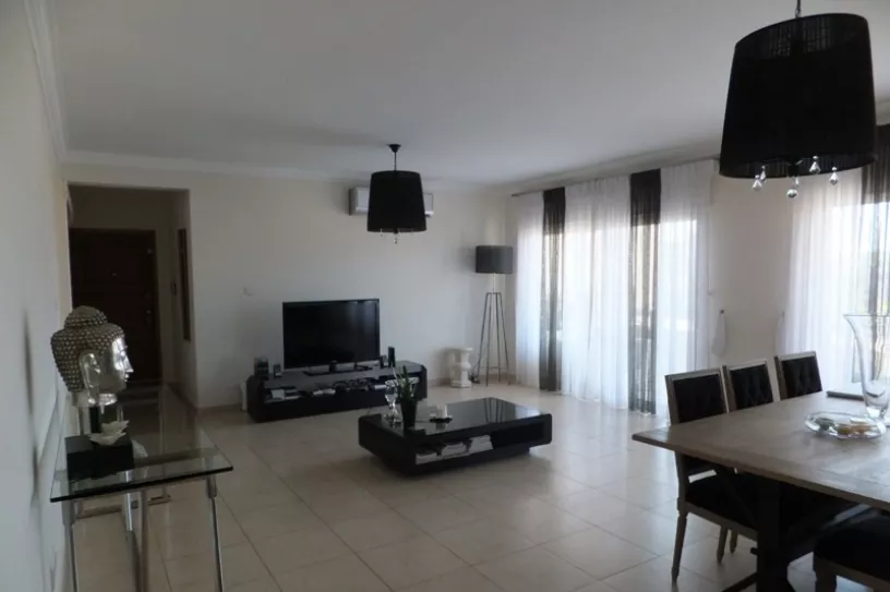 3 bedroom apartment in Neapolis, Limassol - AE12818