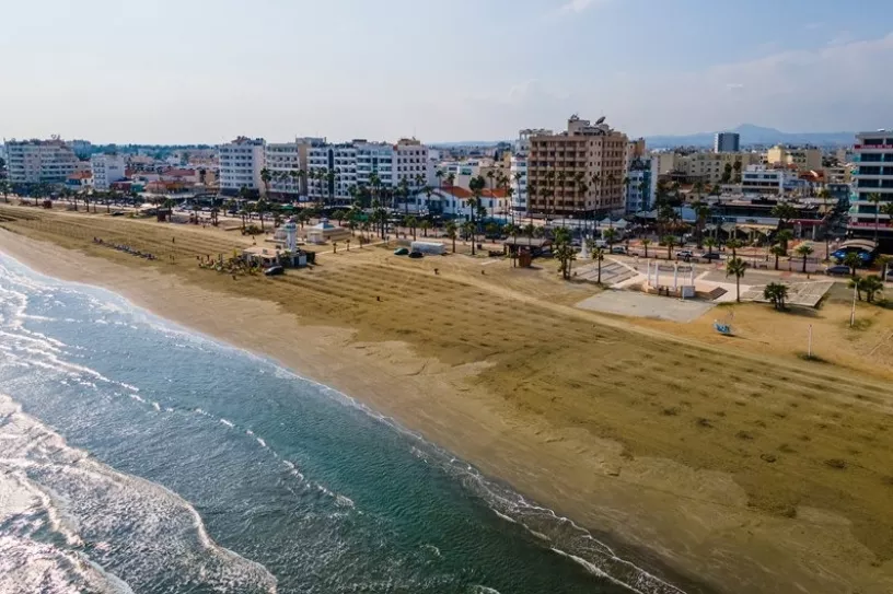 2 bedroom apartment for sale in Finikoudes, Larnaca, Cyprus - AM 12832