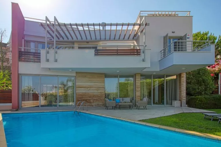5 bedroom villa for sale in Parekklisia, Limassol - AM12962