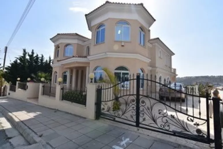 5 bedroom villa for sale in Mouttagiaka, Limassol - CM12976