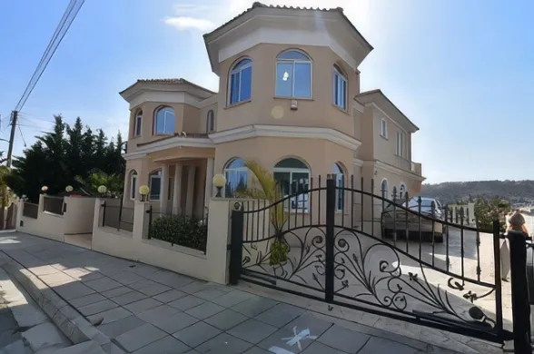 Villa in Mouttagiaka, Limassol - 12976