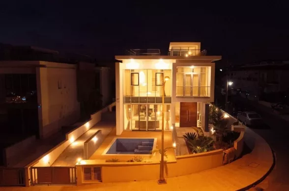 Villa in Paphos Town center, Paphos - 13045