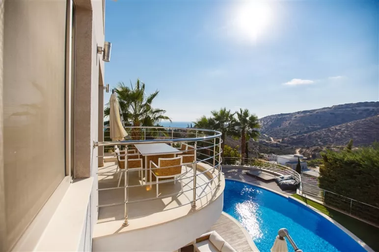 5 bedroom villa for sale in Agios Tychonas, Limassol - AM13110