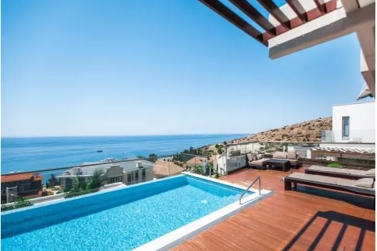 4 bedroom villa in Agios Tychonas, Limassol - 13331