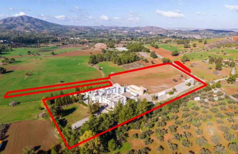 Building for sale - 13676