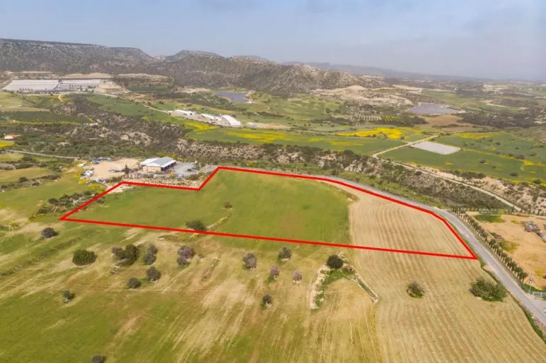 Land for sale in Maroni, Larnaca - 13611