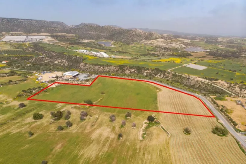 Land for sale in Maroni, Larnaca - 13611