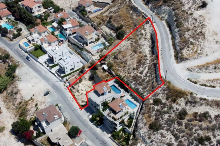 Residential plot in Agios Tychonas, Limassol - 13654