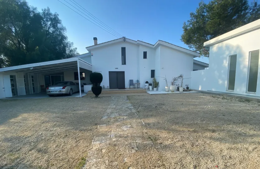 6 bedroom villa for rent - 13468