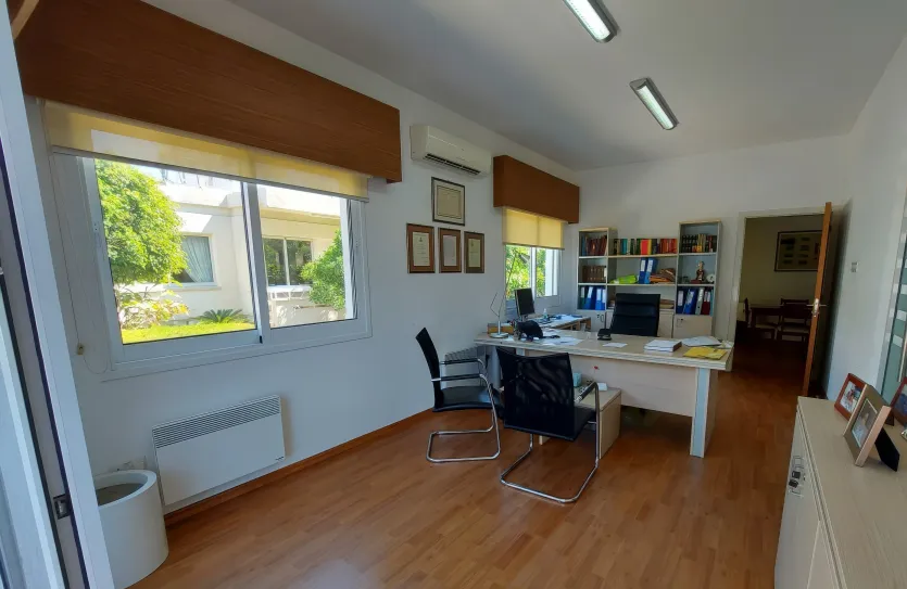Office for rent - 13836