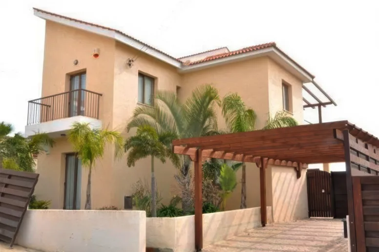 Дом в Агиос Тихонас, Лимассол