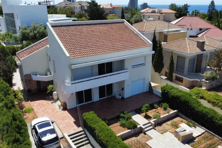 6 bedroom villa for sale in Germasogeia, Limassol - 14036