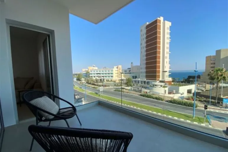 3 bedroom apartment in Agios Tychonas, Limassol - 14260