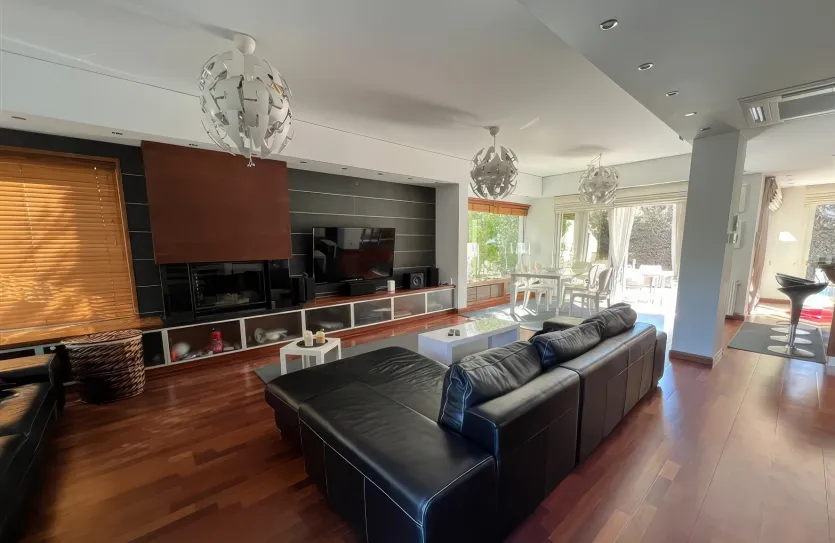 3 bedroom house for rent - 14033
