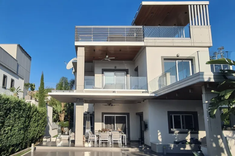 4 bedroom villa in Agios Tychonas, Limassol