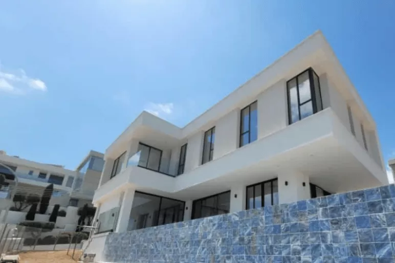 5 bedroom villa in Agios Athanasios, Limassol - 14672