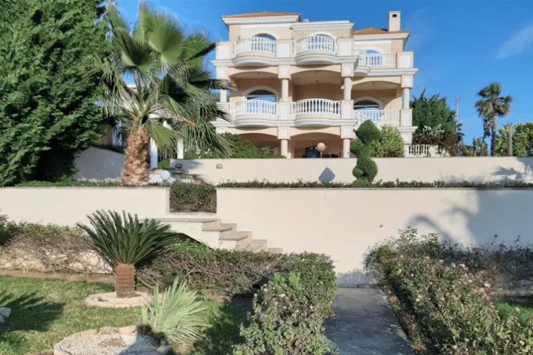 5 bedroom villa in Mouttagiaka, Limassol - 14691