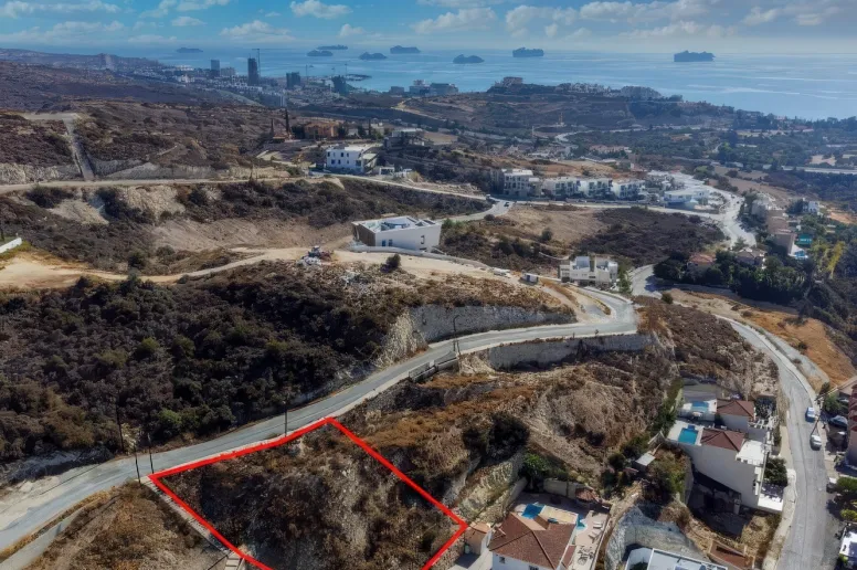 Участок для жилой застройки в Агиос Тихонас, Лимассол
