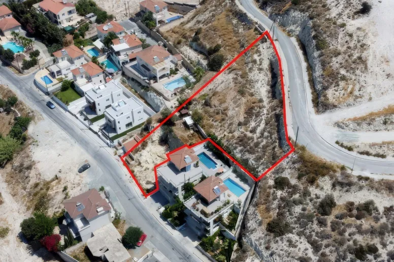 Участок в Агиос Тихонас, Лимассол