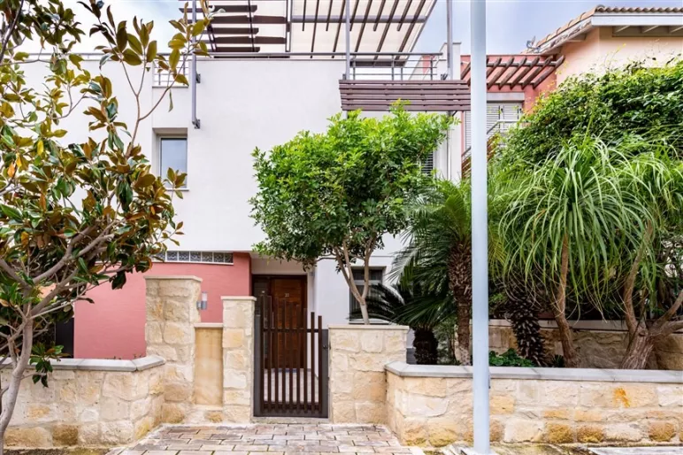 4 bedroom villa in Agios Tychonas, Limassol - 13355