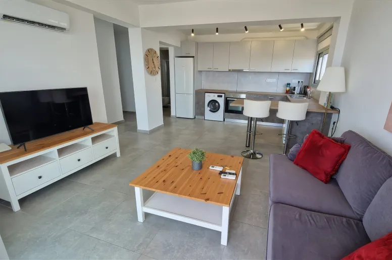 Квартира в Агиос Тихонас, Лимассол