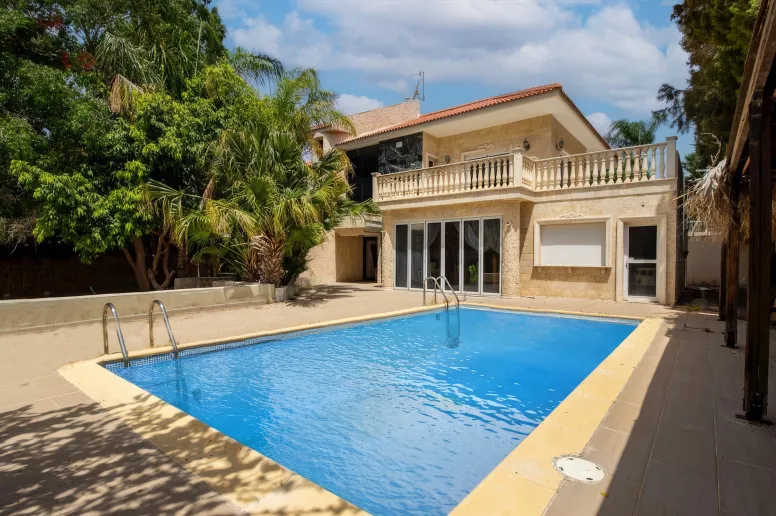 Дом в Агиос Тихонас, Лимассол