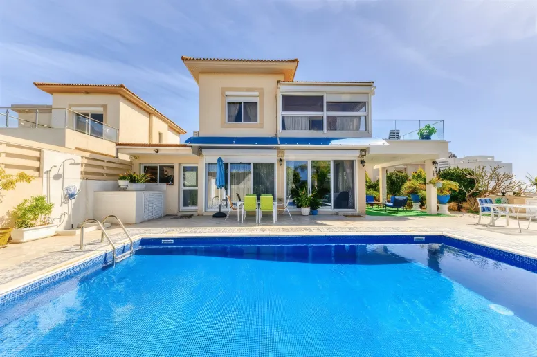 5 bedroom house in Pyrgos, Limassol