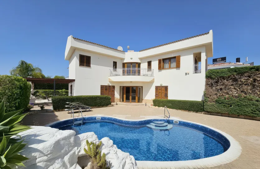 4 bedroom villa for rent - 15949