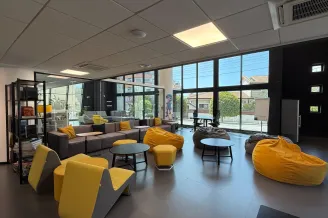 Office building in Neapolis, Limassol City, Limassol - 16407