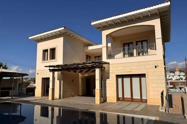 5 bedroom villa in Kalogiroi, Mouttagiaka, Limassol