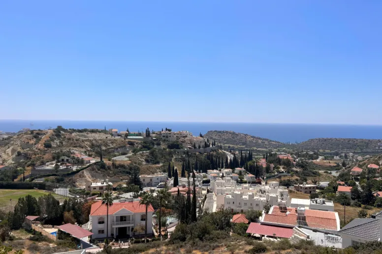 Участок для жилой застройки в Агиос Тихонас, Лимассол