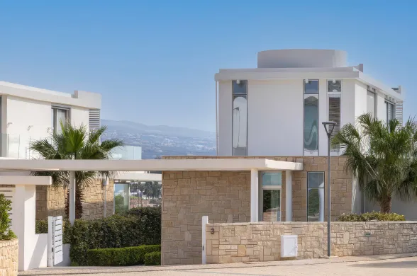 2 bedroom house in Coral Bay, Peyia, Paphos