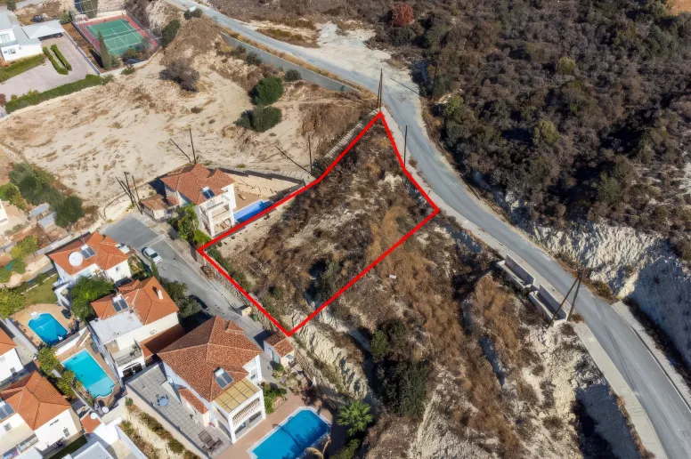 Residential plot in Agios Tychonas, Limassol