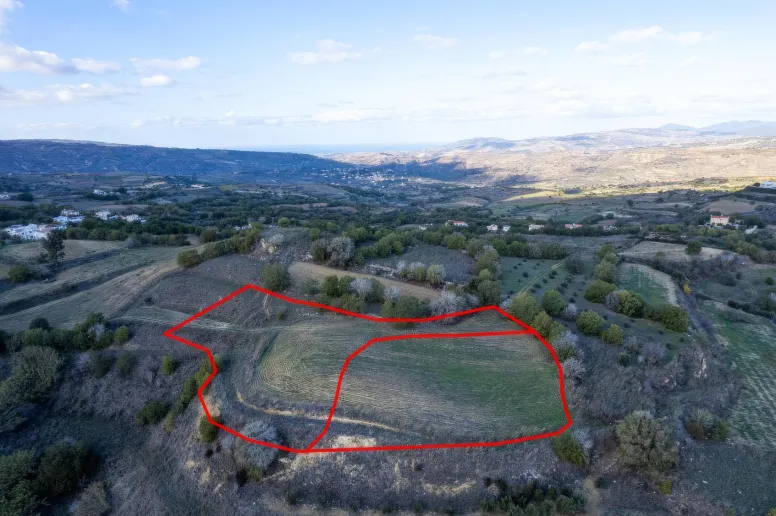 Residential plot in Paphos, Stroumpi