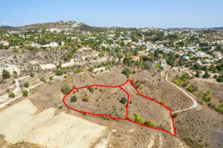 Residential plot in Paphos, Armou