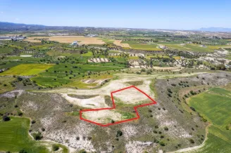 Residential plot in Agia Varvara, Nicosia - 18176