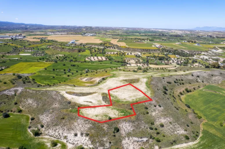 Residential plot in Agia Varvara, Nicosia