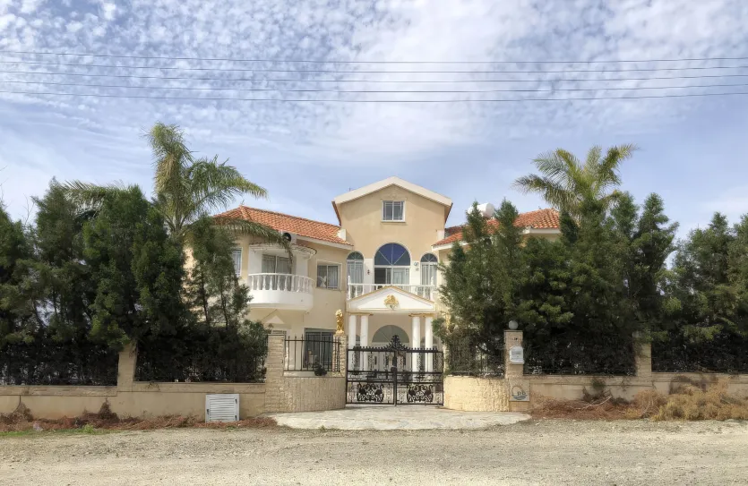 6 bedroom house for sale - 18332