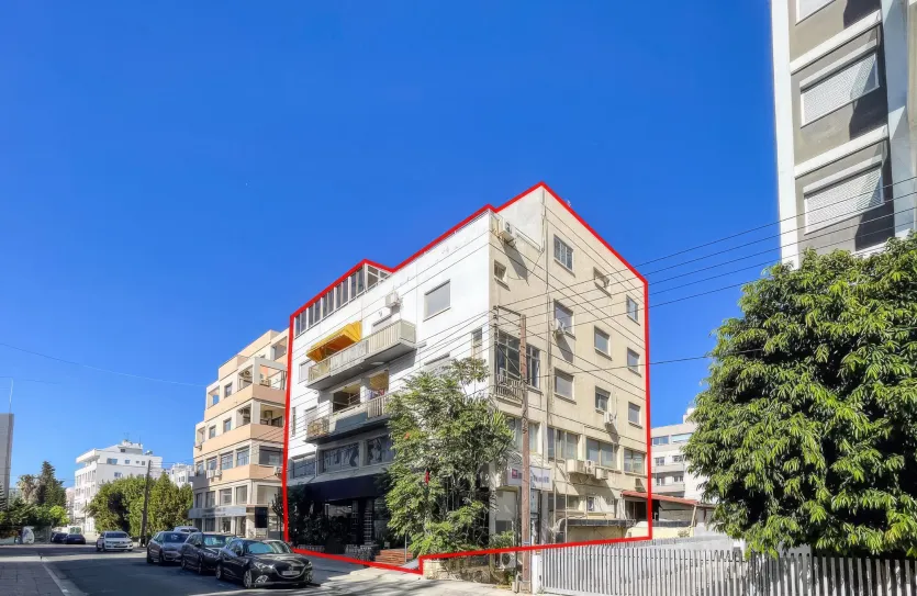 Building for sale - 18405