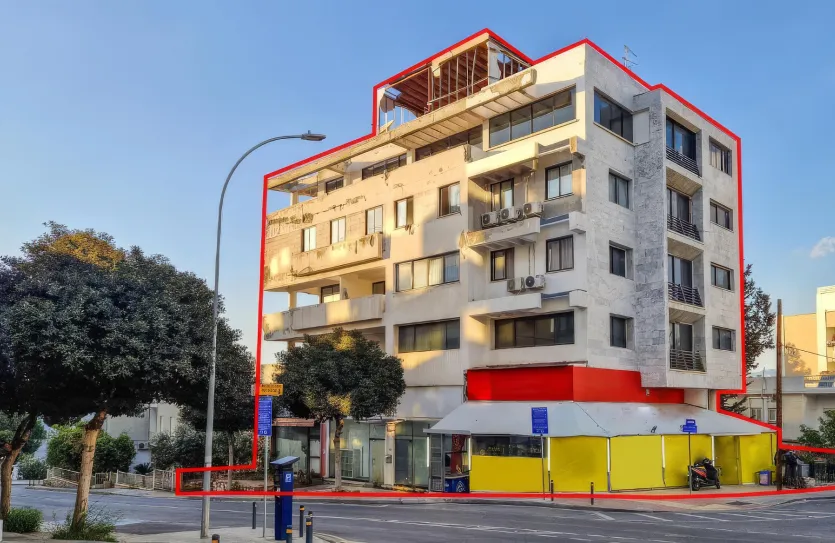 Building for sale - 18402