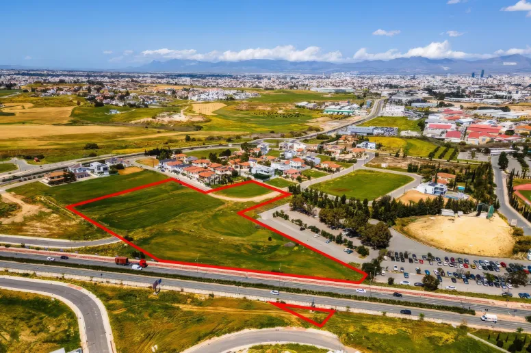 Участок для жилой застройки в Строволосе, Никосия