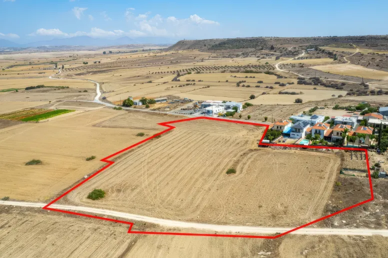 Участок для жилой застройки в Денее, Никосия